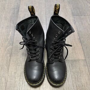 Dr. Martens 1460 Smooth Leather Lace Up Boots